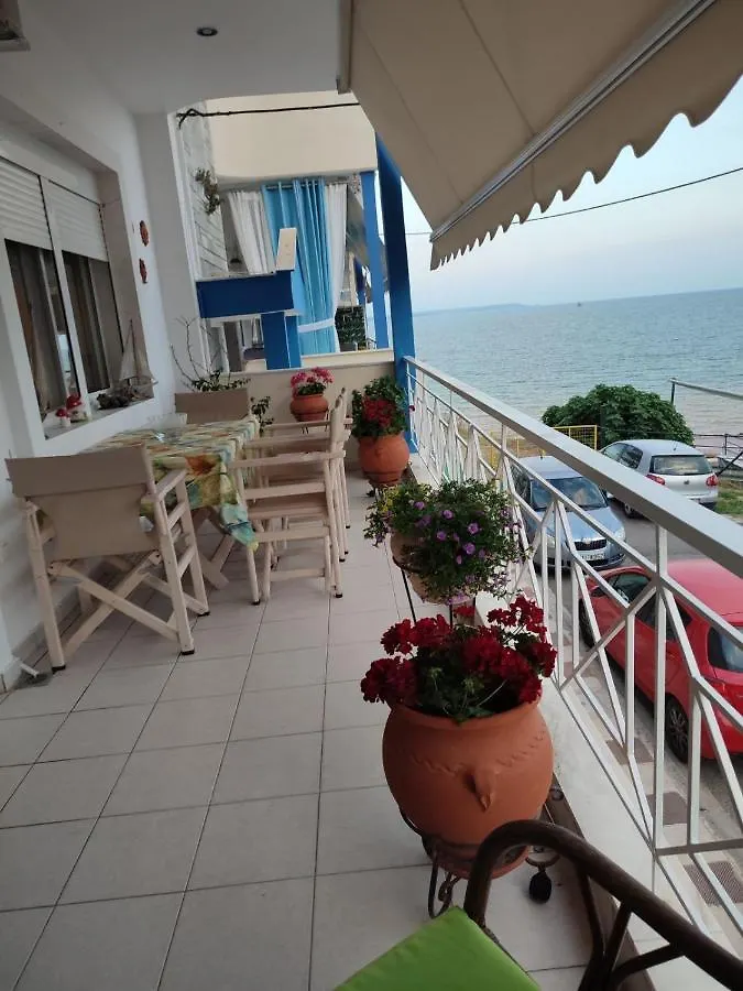 Blue Dolphins Apartment Nea Moudania