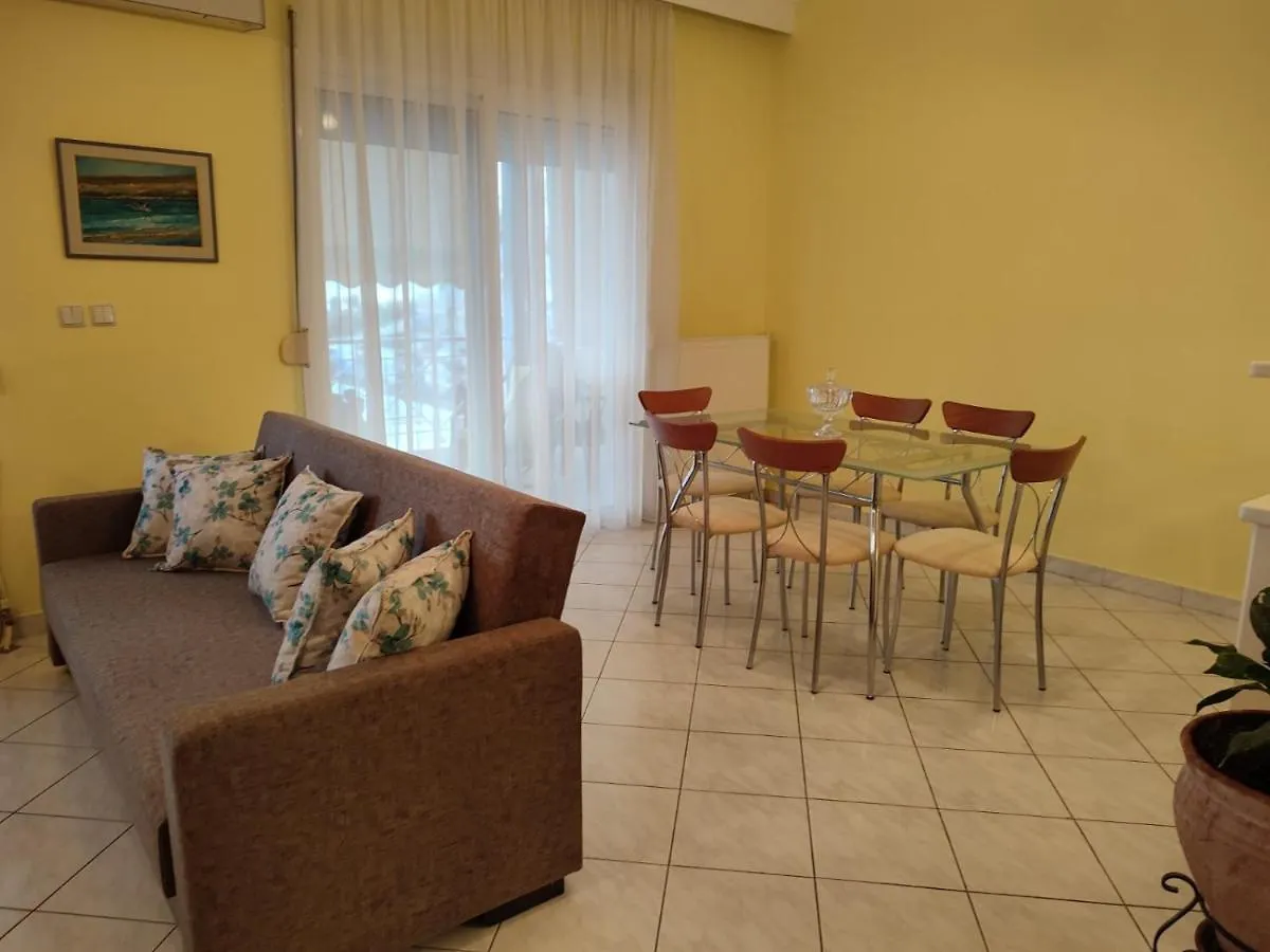 Blue Dolphins Apartment Nea Moudania Greece